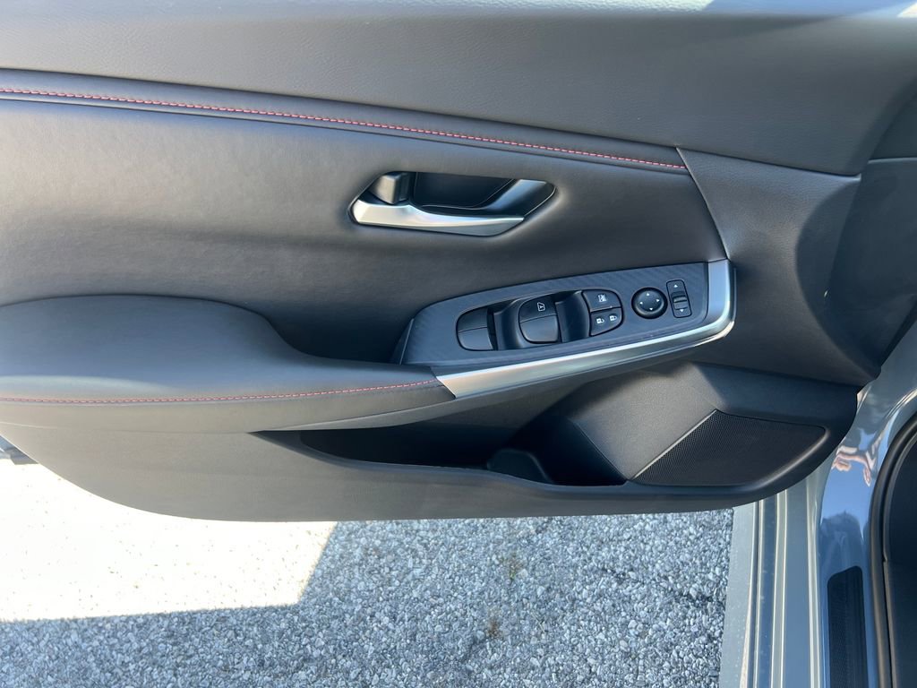 New 2025 Nissan Sentra SR w/ Trunk Package image 11