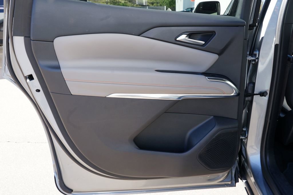 Used 2025 Chevrolet Traverse LT image 19