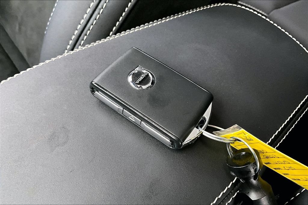 Certified 2023 Volvo C40 P8 Recharge Plus AWD/4WD image 12