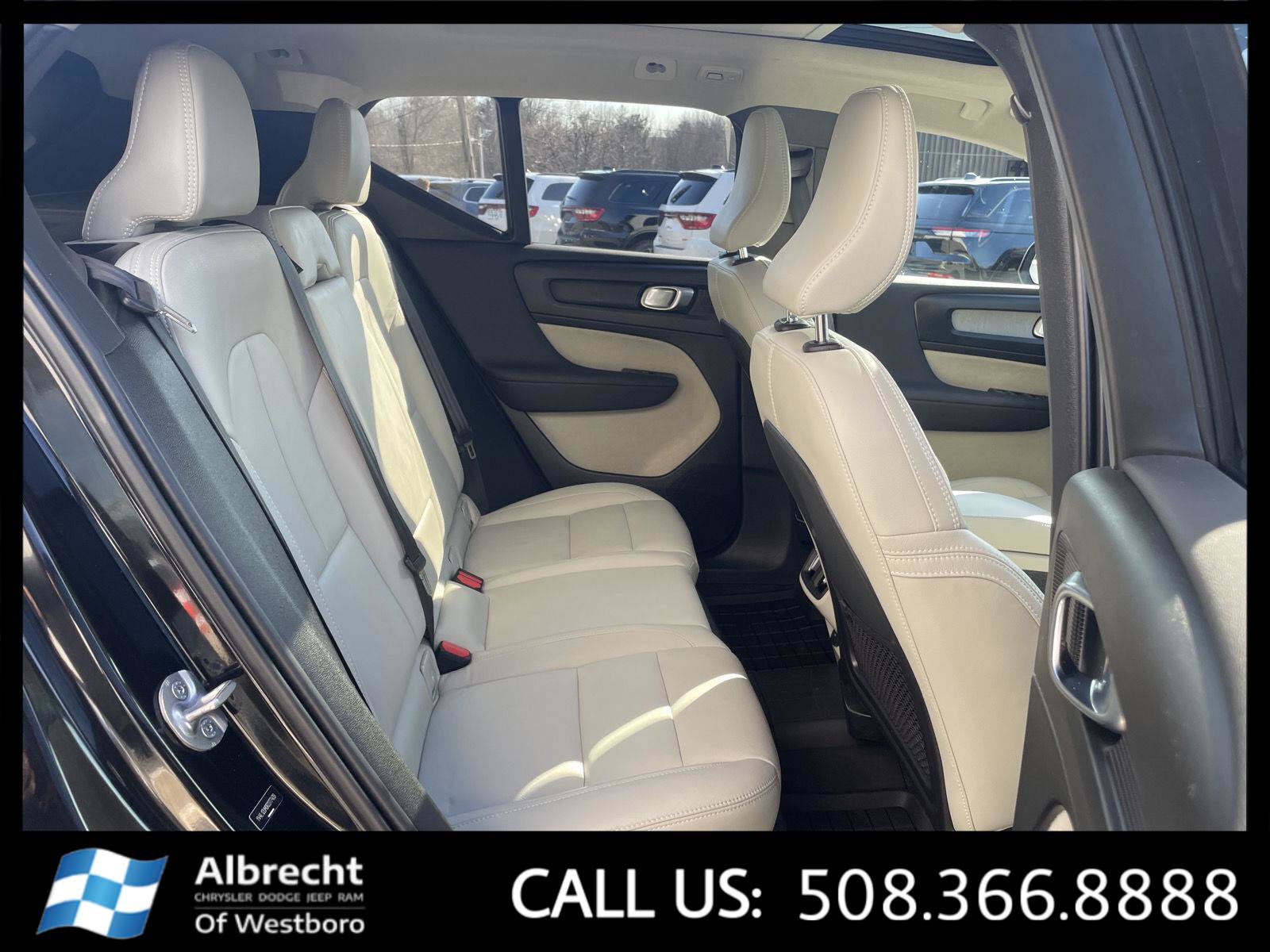 Used 2024 Volvo XC40 B5 Ultimate w/ Climate Package AWD/4WD image 18