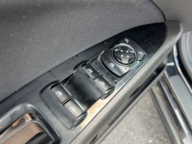 Used 2016 Ford Fusion SE FWD image 24