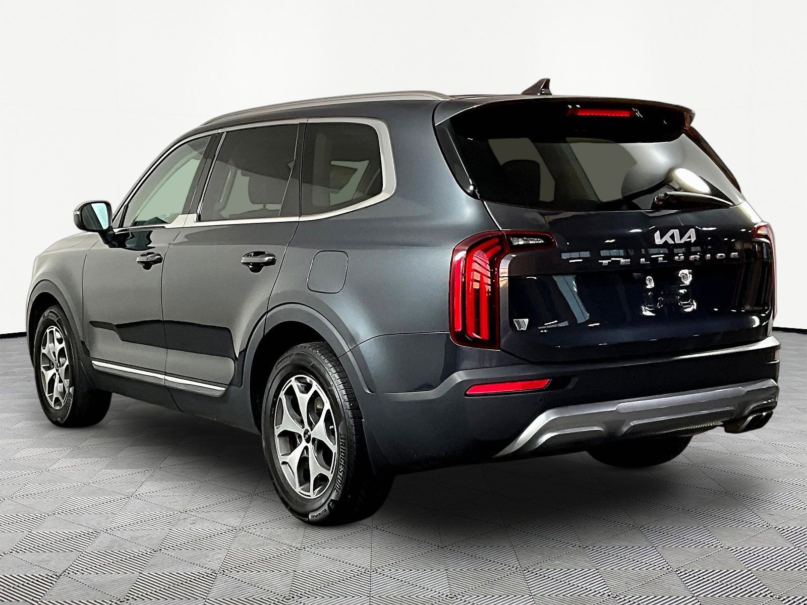 Used 2022 Kia Telluride EX FWD image 4