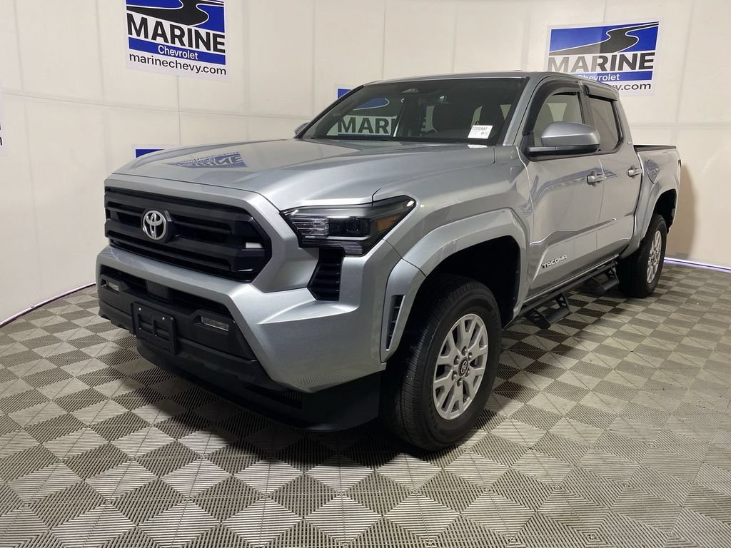 Used 2024 Toyota Tacoma SR5 AWD/4WD image 11
