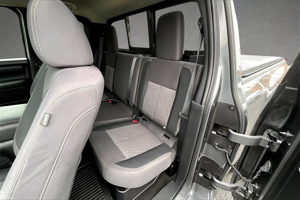 Used 2020 Nissan Titan SV w/ SV Convenience Package image 22