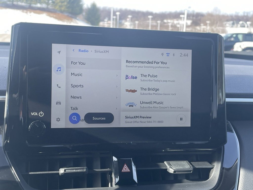 Used 2024 Toyota Corolla Cross LE image 33