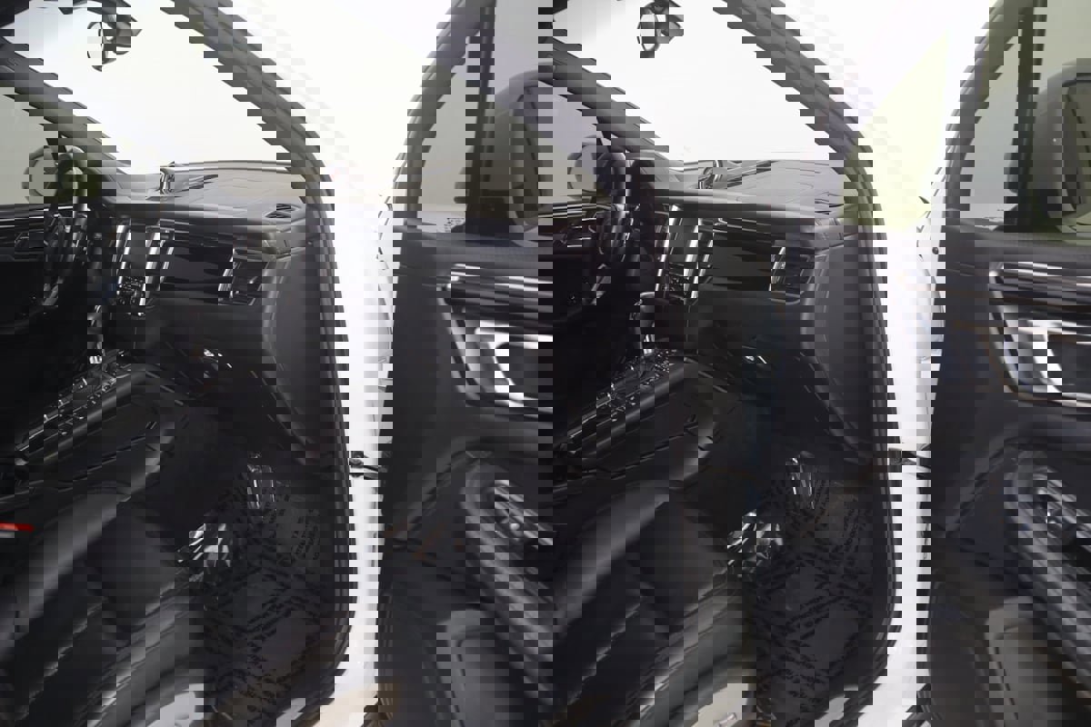 Used 2015 Porsche Macan S image 42