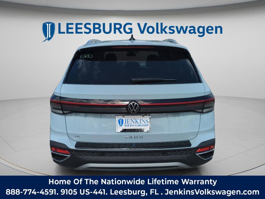 New 2026 Volkswagen Taos SE image 7