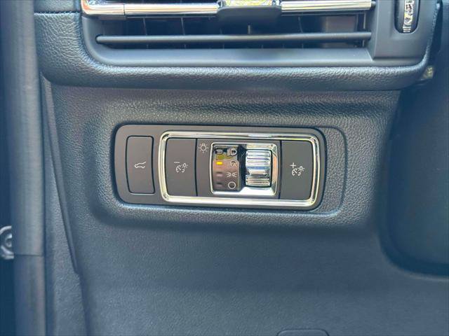 Used 2023 Lincoln Corsair AWD w/ Equipment Group 101A image 21