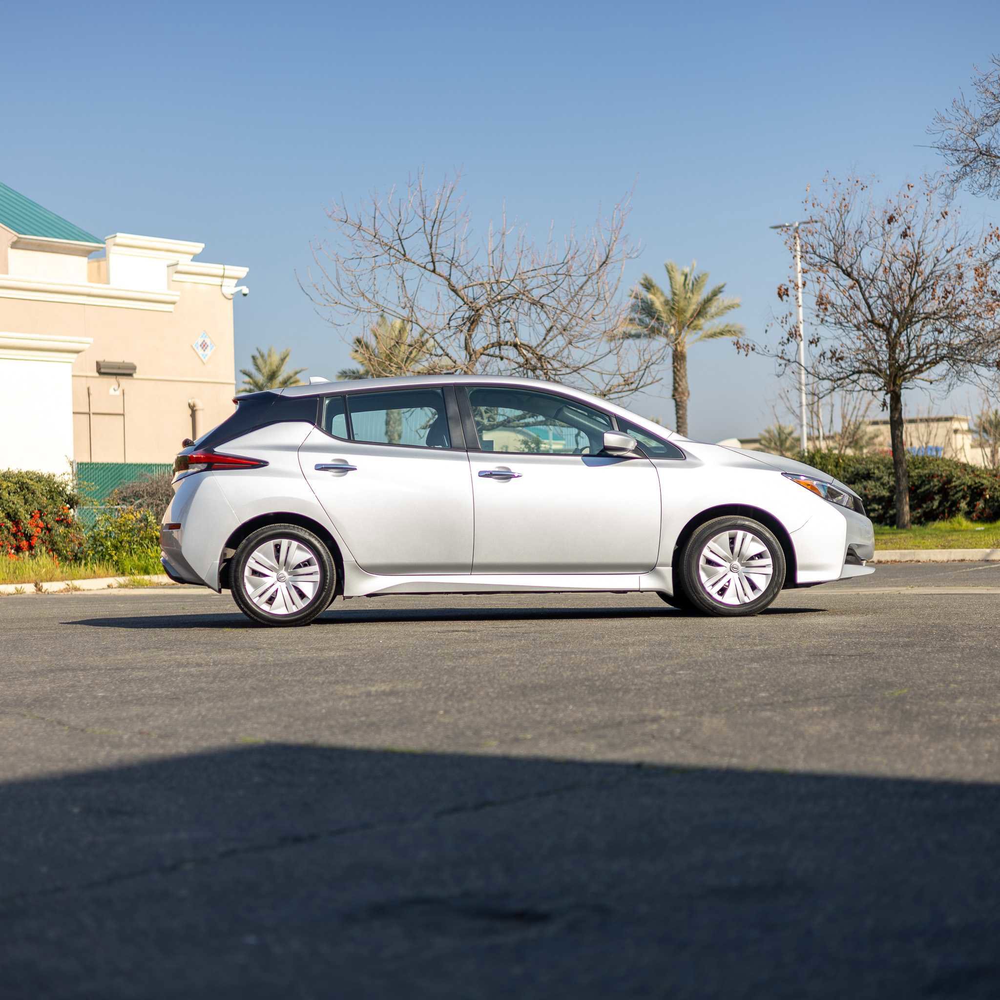 Used 2023 Nissan Leaf S image 8