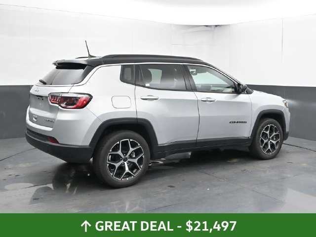 Used 2025 Jeep Compass Limited AWD/4WD image 2