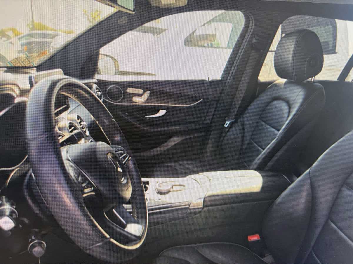 Used 2018 Mercedes-Benz GLC 300 4MATIC w/ Premium Package image 6