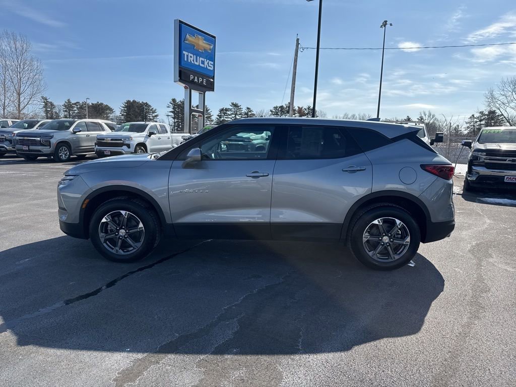 Used 2025 Chevrolet Blazer LT image 7