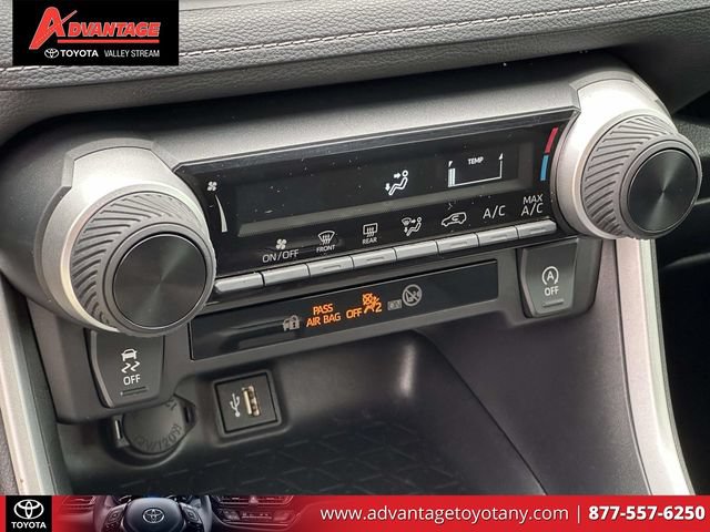 Certified 2025 Toyota RAV4 LE FWD image 32