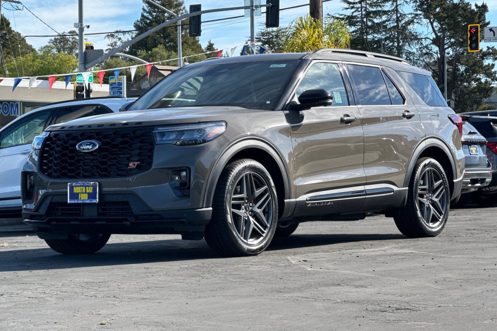 New 2026 Ford Explorer ST w/ Sun And Sound Package AWD/4WD image 8