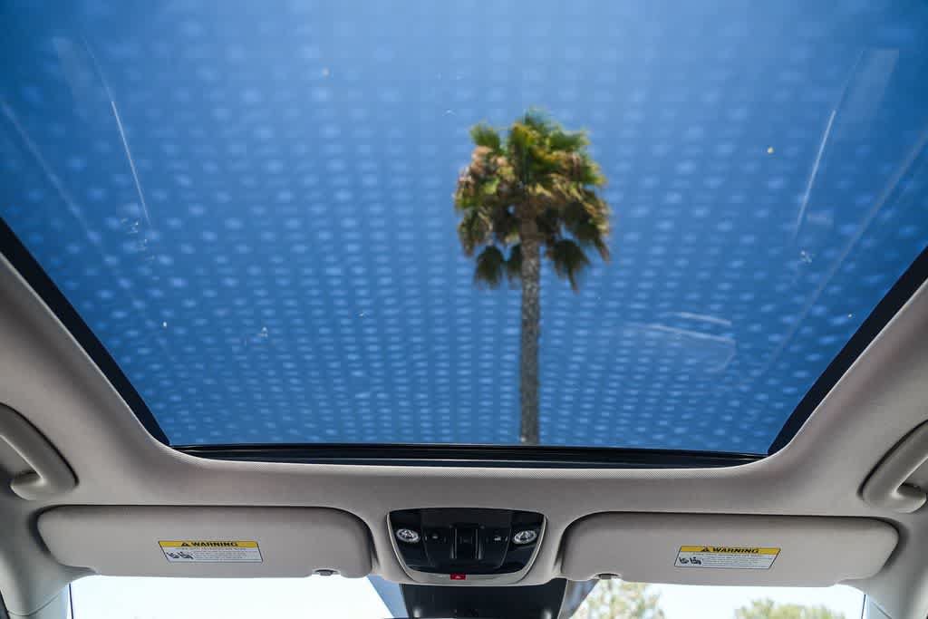Used 2025 Kia Sorento EX w/ Panoramic Sunroof Package FWD image 16