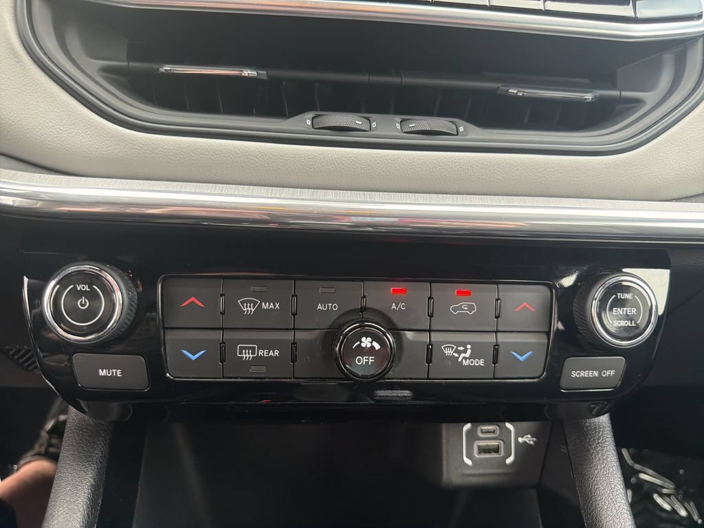 Used 2023 Jeep Compass Limited AWD/4WD image 26