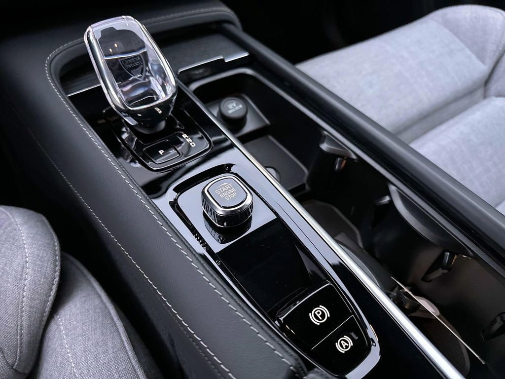 Used 2025 Volvo XC90 T8 Ultra image 25