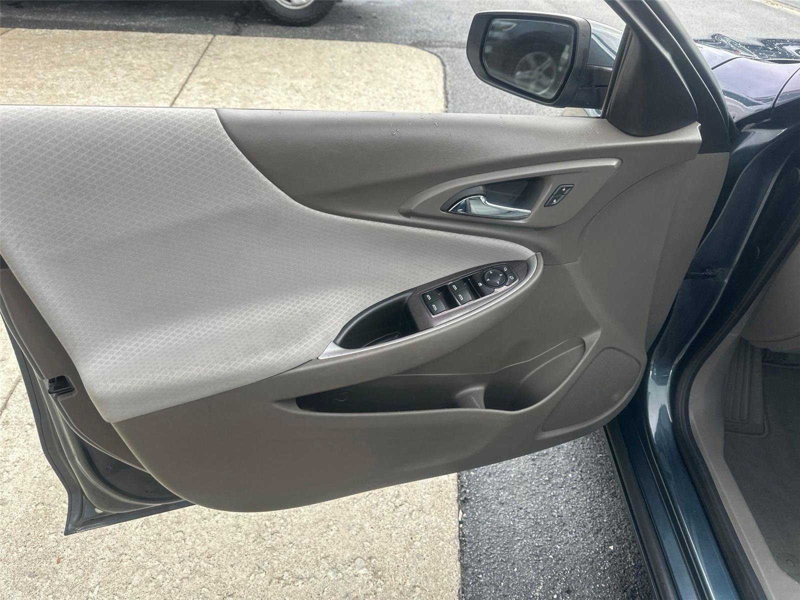 Used 2020 Chevrolet Malibu LS w/ Driver Confidence Package II FWD image 18
