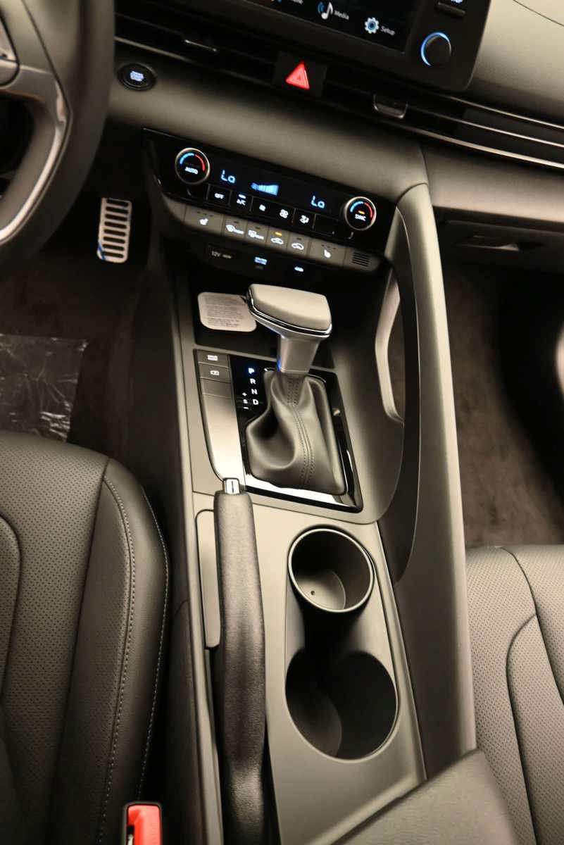 New 2026 Hyundai Elantra SEL Sport FWD image 22
