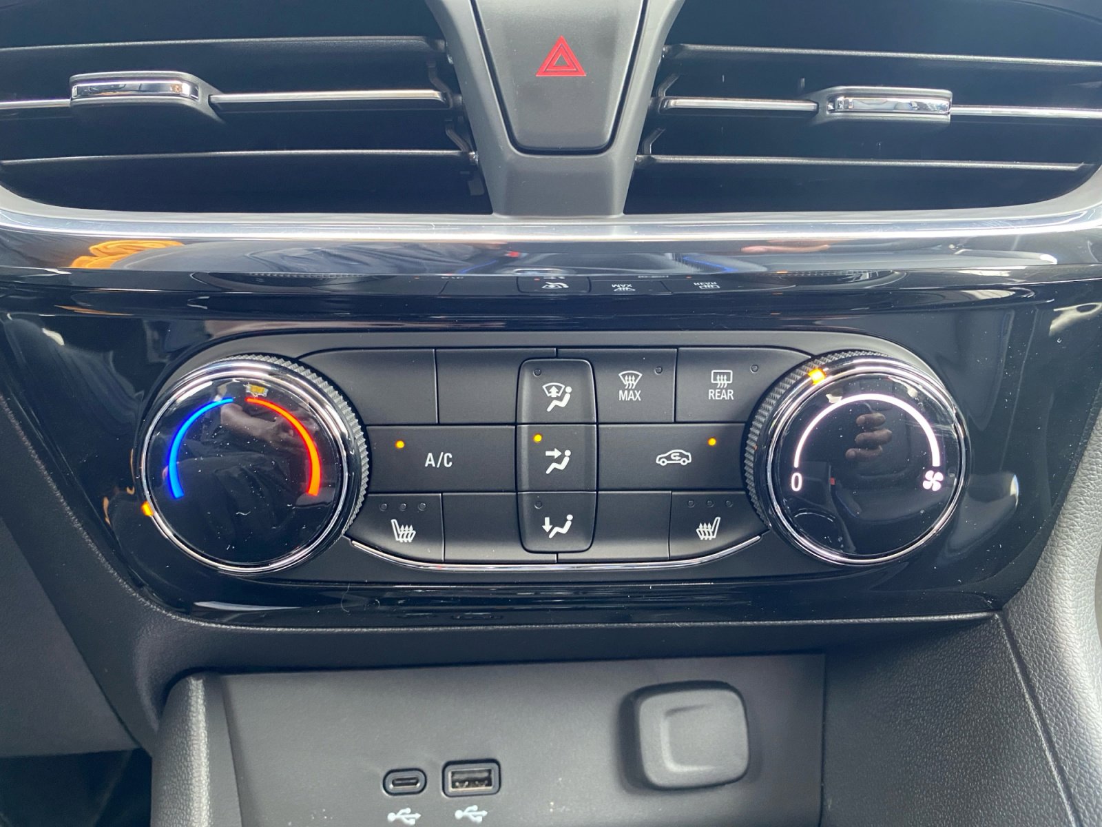 New 2026 Buick Encore GX Sport Touring w/ Advanced Technology Package FWD image 18