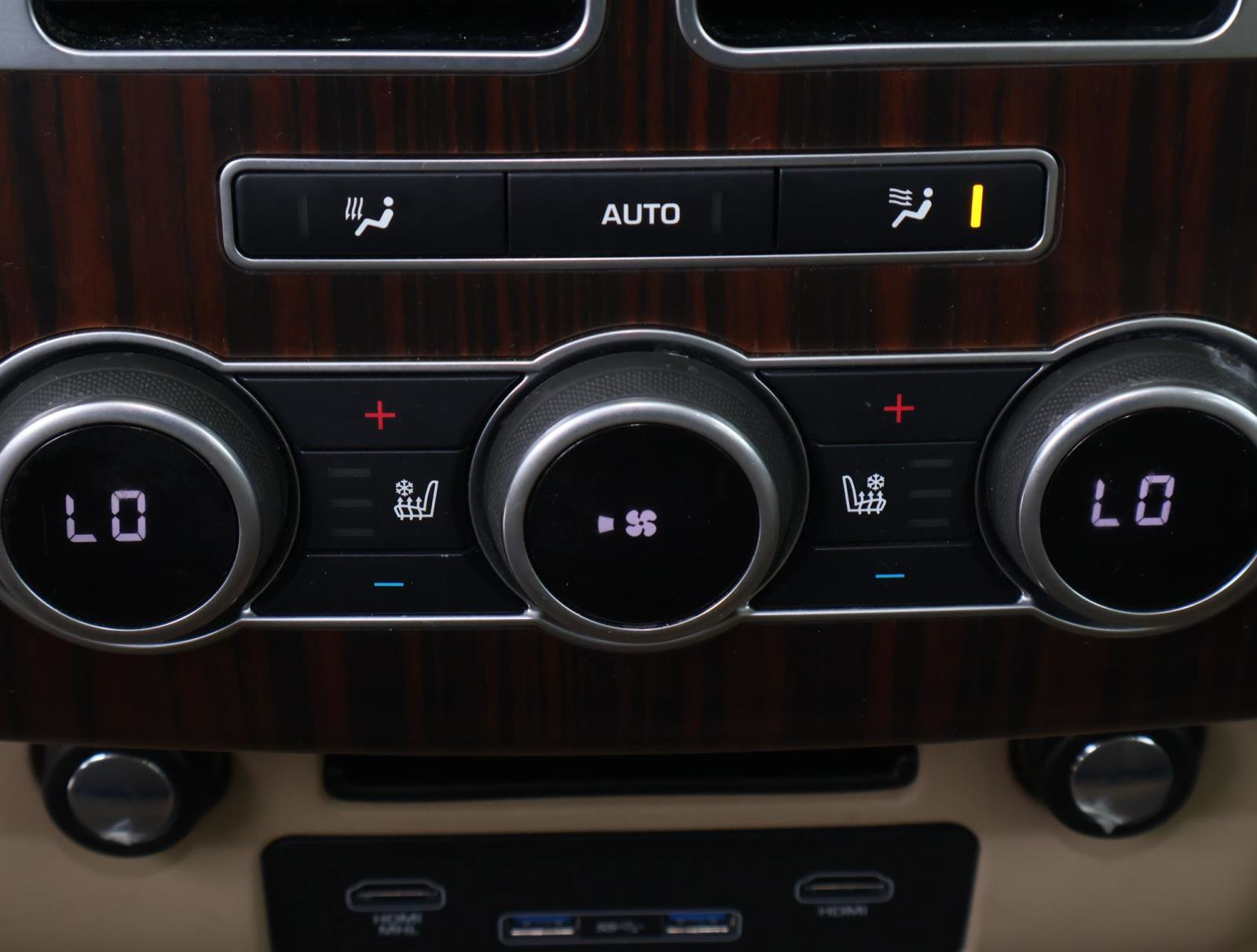 Used 2017 Land Rover Range Rover Supercharged image 14