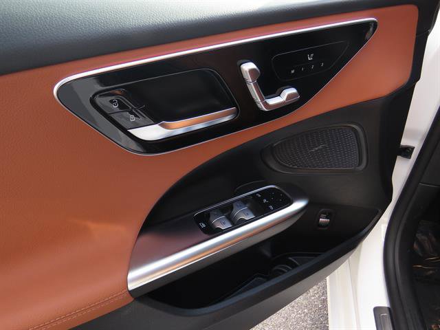 Used 2025 Mercedes-Benz C 300 4MATIC Sedan image 9