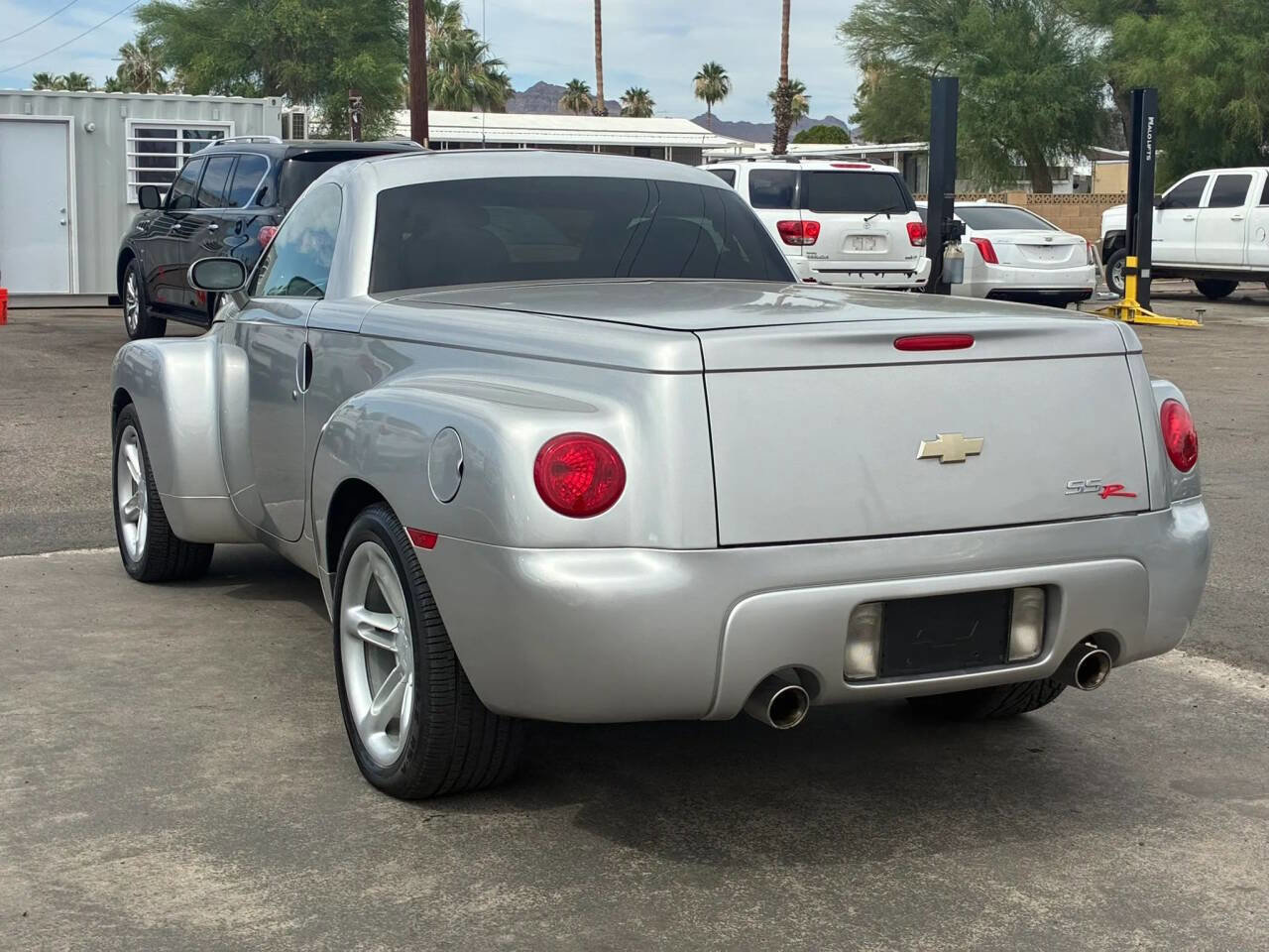 Used 2005 Chevrolet SSR w/ Preferred Equipment Group RWD image 5