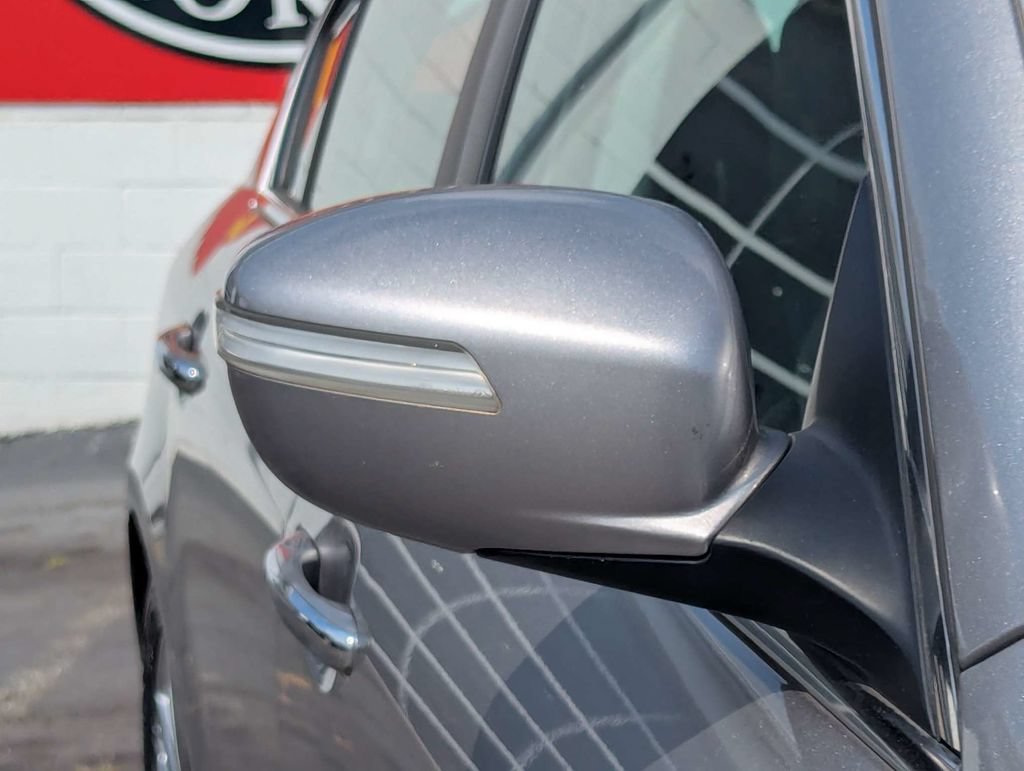Used 2011 Hyundai Genesis 4.6 RWD image 12
