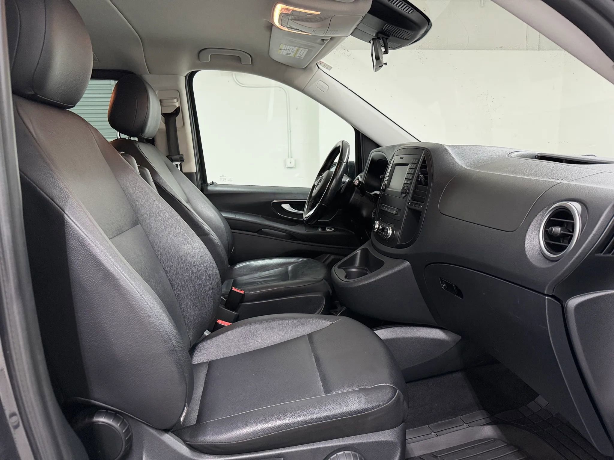 Used 2016 Mercedes-Benz Metris Passenger image 12