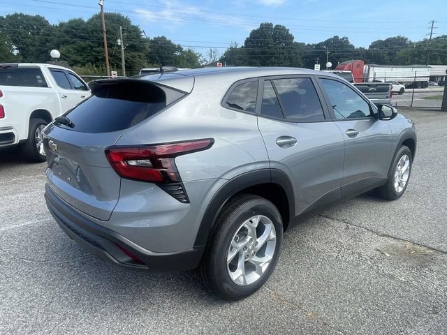 New 2026 Chevrolet Trax LS w/ LS Convenience Package FWD video 3