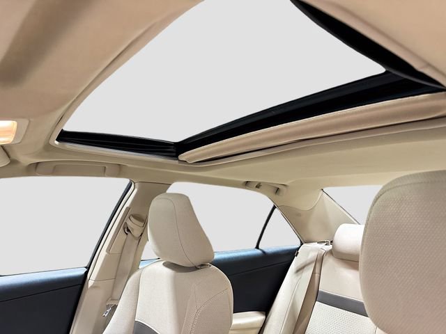 Used 2014 Toyota Camry XLE image 22