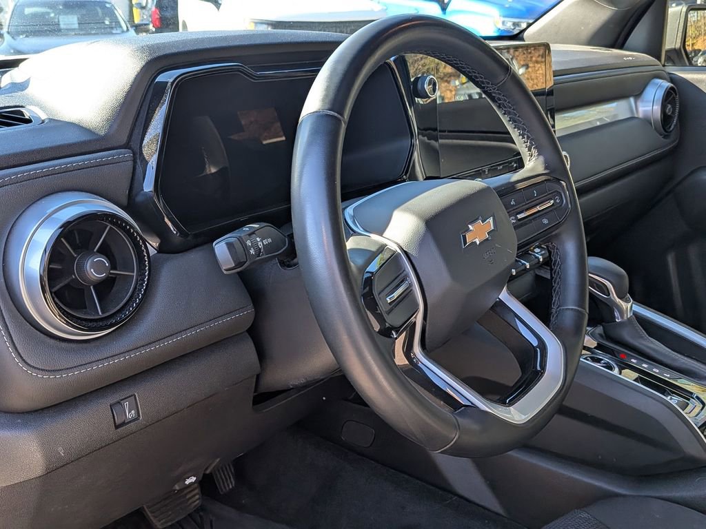 Used 2023 Chevrolet Colorado LT image 13