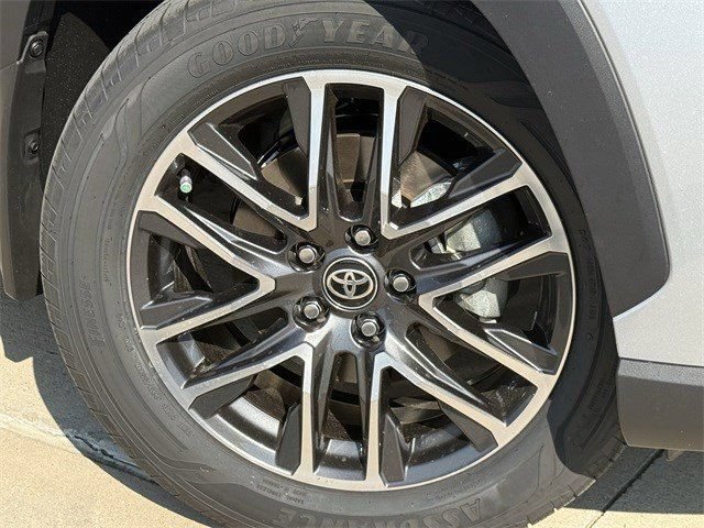 New 2026 Toyota Corolla Cross XLE w/ Convenience Package FWD image 10