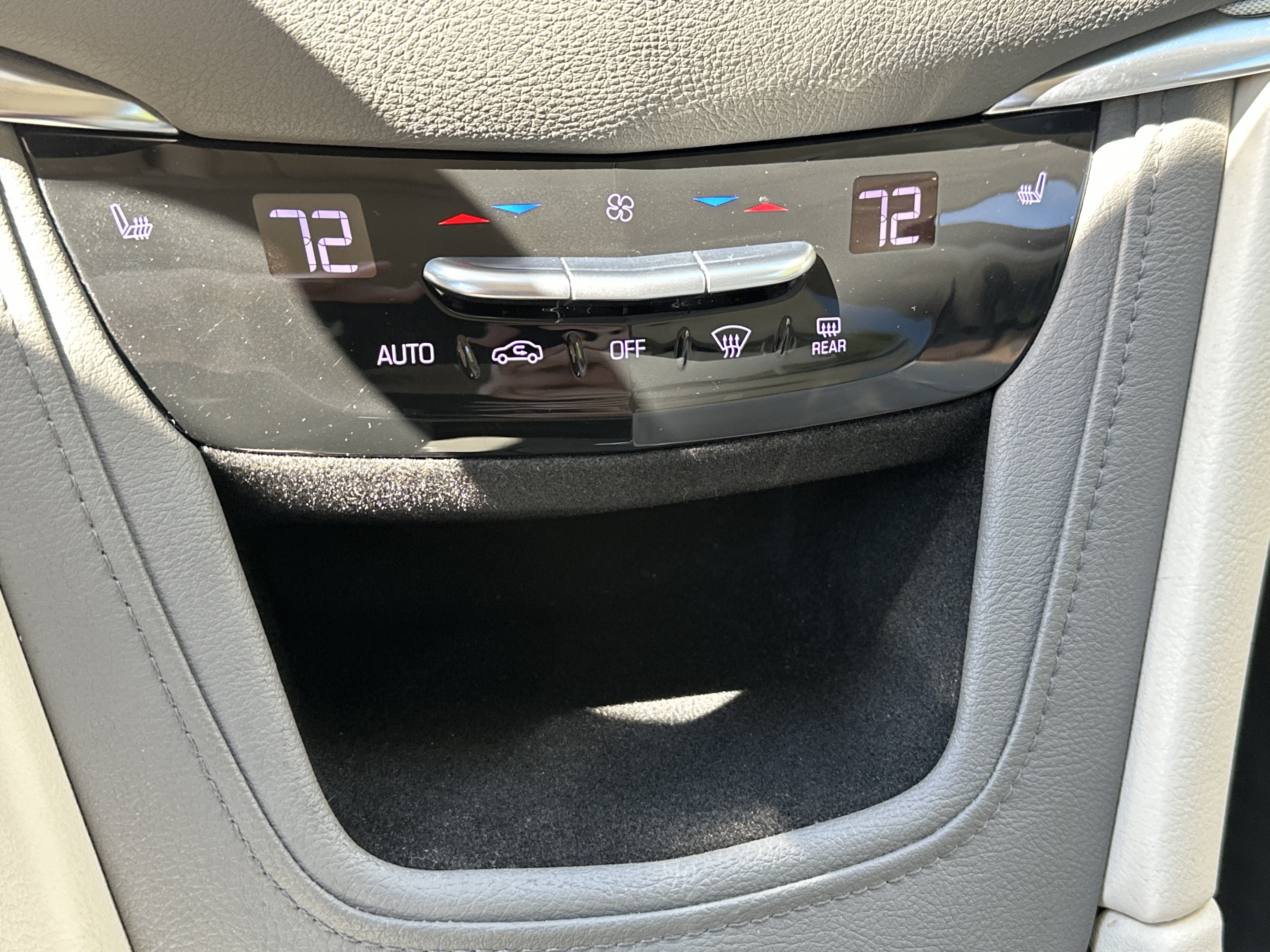 Used 2017 Cadillac XT5 Luxury w/ Driver Awareness Package AWD/4WD image 19