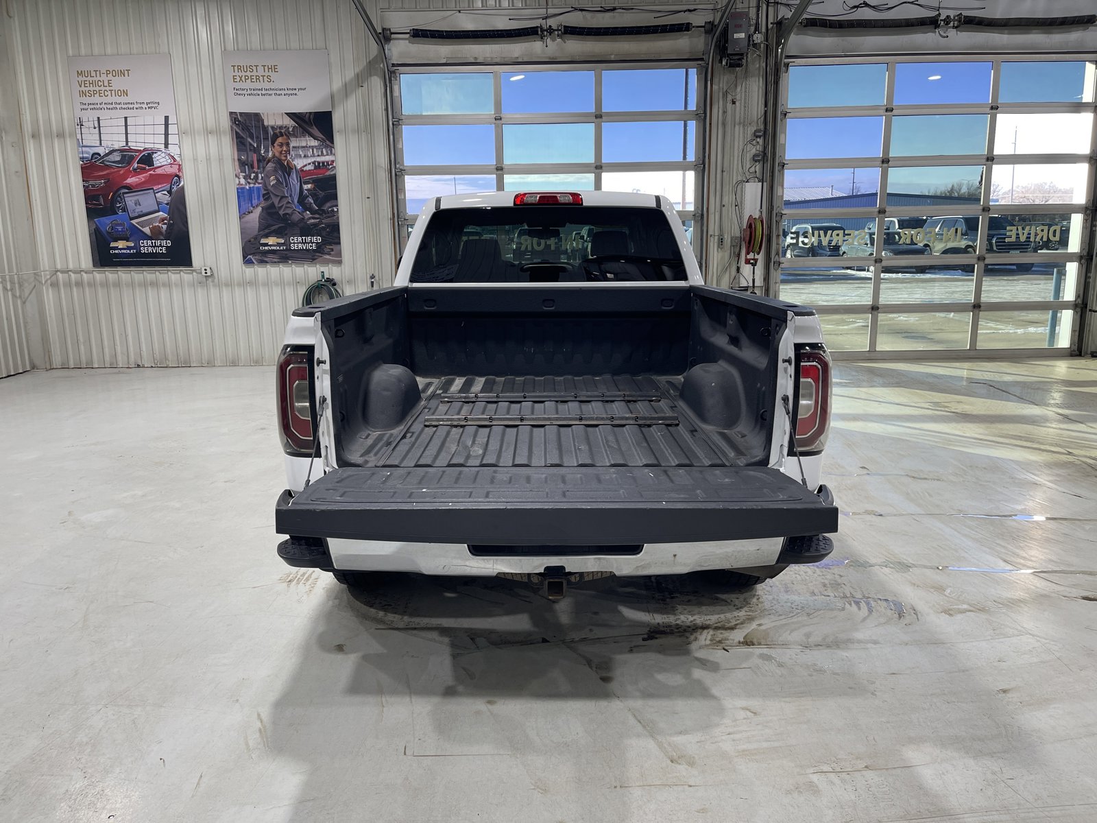 Used 2017 GMC Sierra 1500 SLT w/ SLT Premium Package image 15
