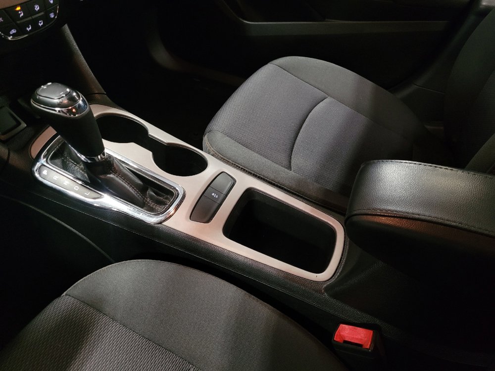 Used 2017 Chevrolet Cruze LS FWD image 26