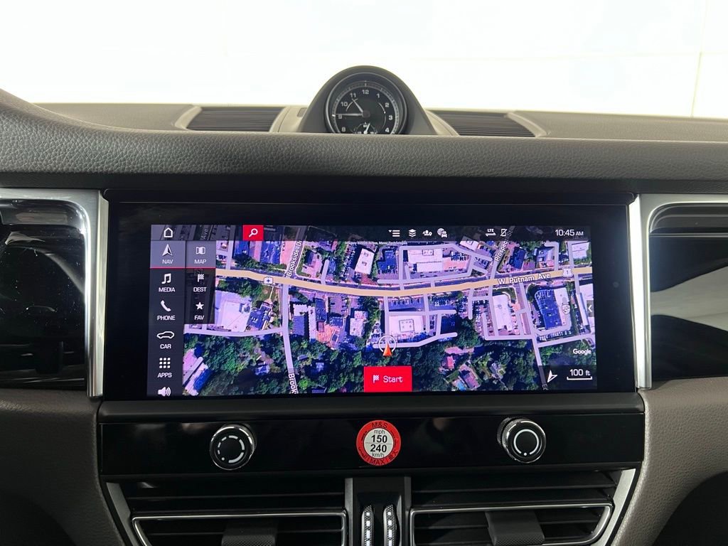 Certified 2025 Porsche Macan image 35