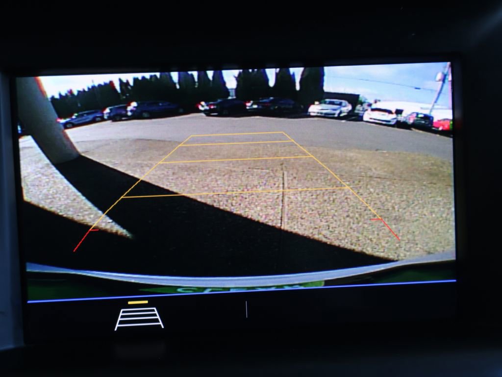 Used 2020 GMC Terrain SLE w/ Elevation Edition image 17