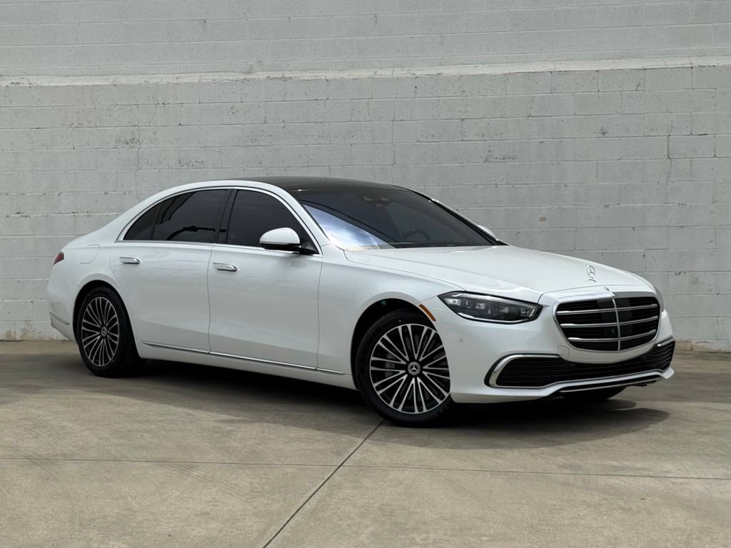 Used 2025 Mercedes-Benz S 580e 4MATIC Sedan image 1