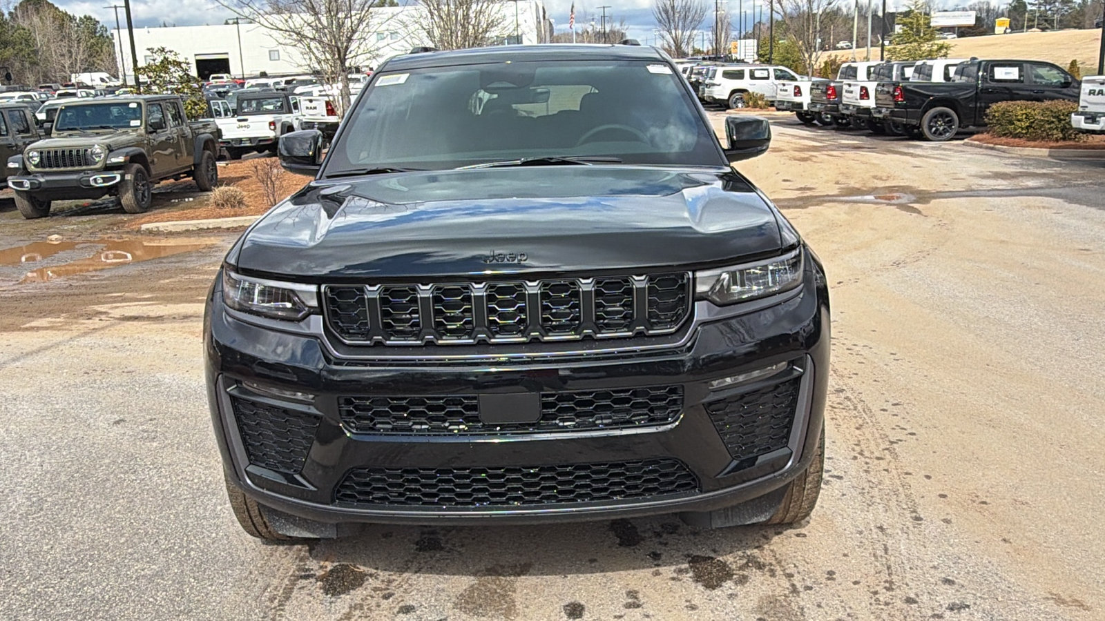 New 2026 Jeep Grand Cherokee L Limited w/ Limited Altitude Package AWD/4WD image 3