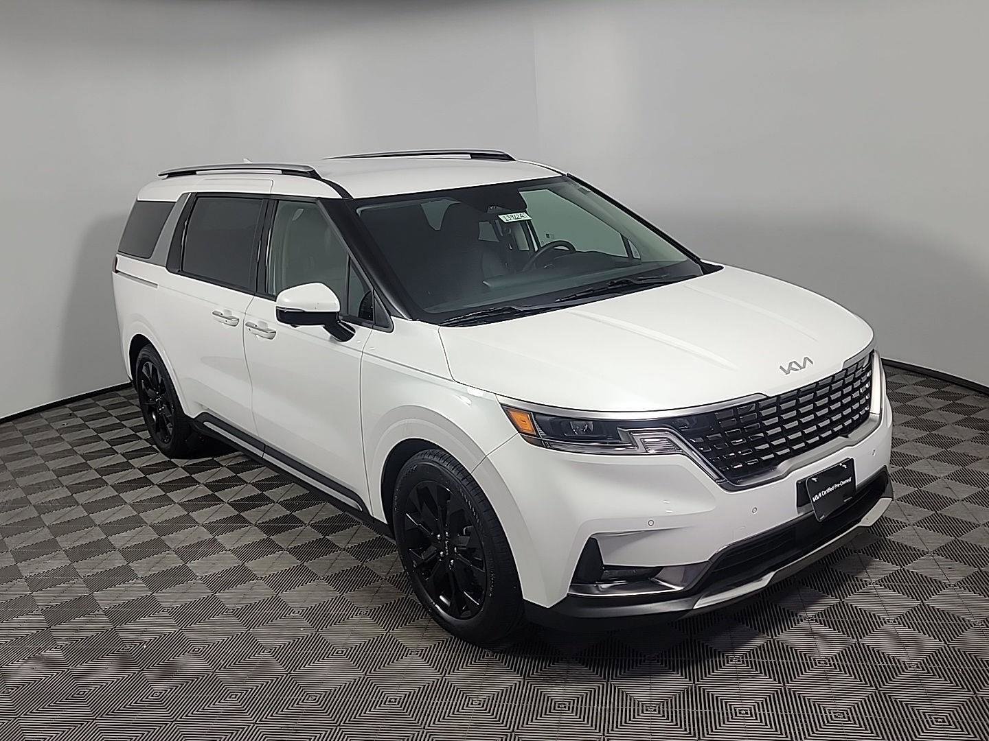 Used 2024 Kia Carnival SX image 2