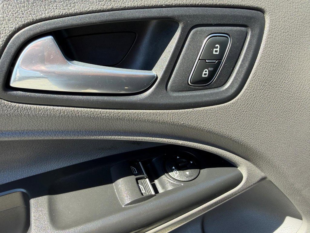 Used 2021 Ford Transit Connect XLT image 36