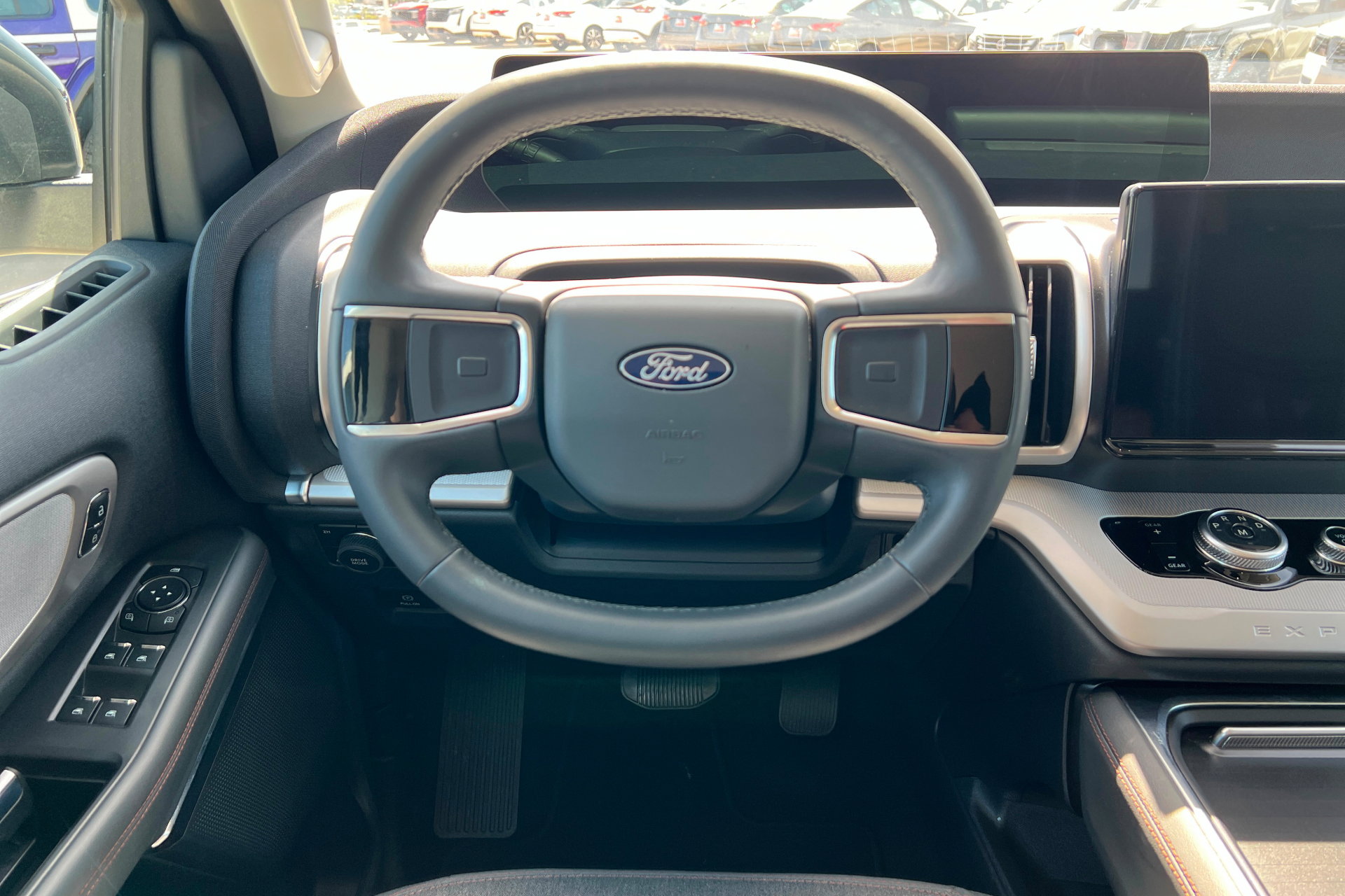 Used 2025 Ford Expedition Active AWD/4WD image 13