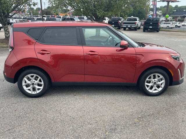 Used 2023 Kia Soul S FWD image 4