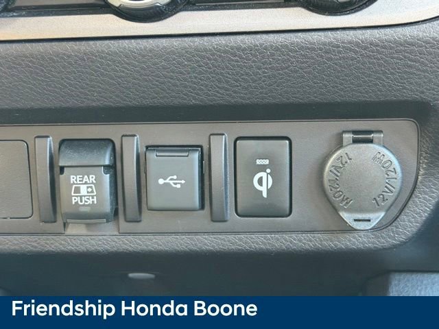 Used 2022 Toyota Tacoma TRD Off-Road AWD/4WD image 32