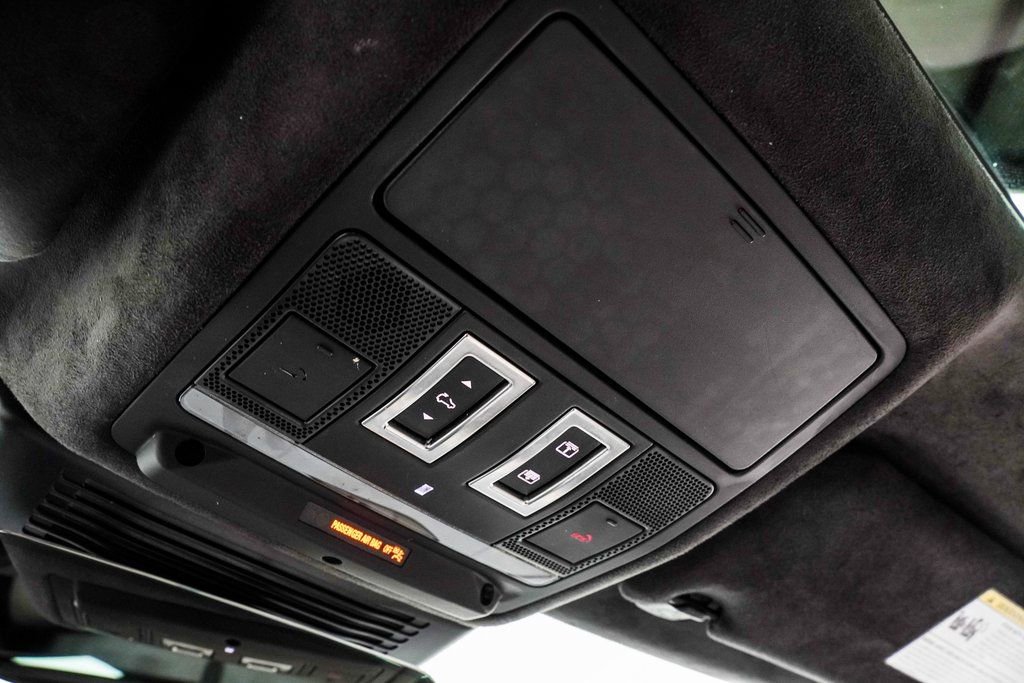 Used 2021 Jaguar F-PACE SVR image 36