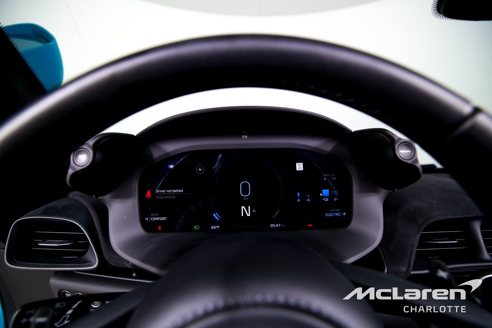 Used 2025 McLaren Artura Spider RWD image 15