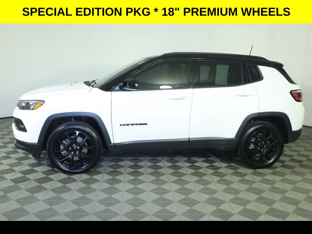 Used 2023 Jeep Compass Latitude w/ Convenience Group AWD/4WD image 6