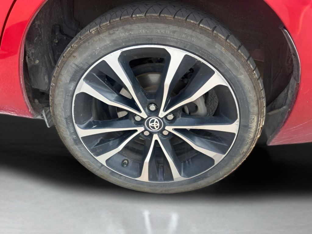 Used 2017 Toyota Corolla SE w/ SE Premium Package FWD image 11