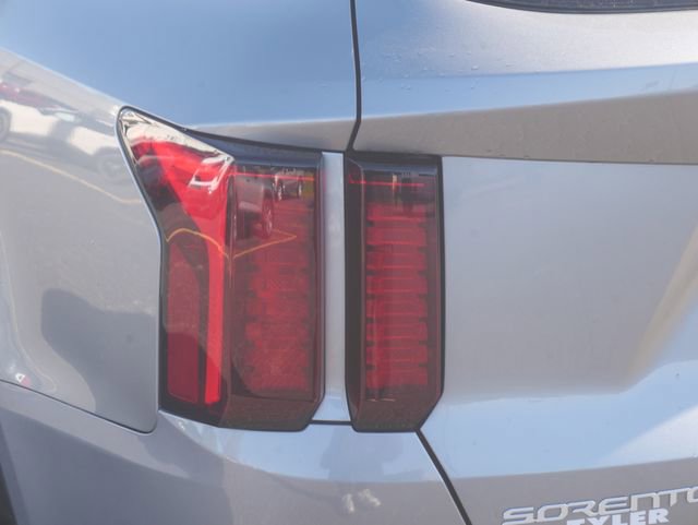 Used 2023 Kia Sorento EX AWD/4WD image 12